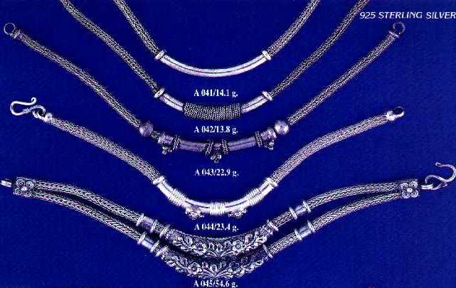 Thai silver jewelry wholesale - silverbracelets109a.jpg (39965 bytes)