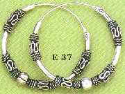 silverearrings 37.jpg (6241 bytes)